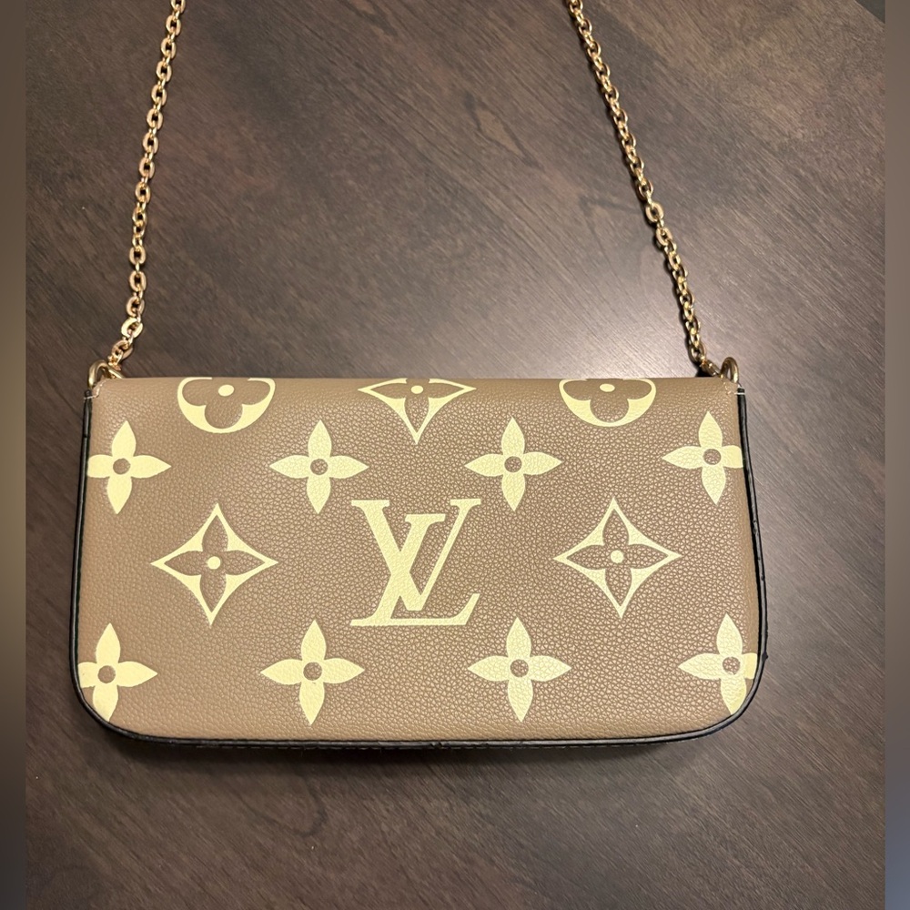 Louis Vuitton Pochette Felicie - Picture 7 of 16
